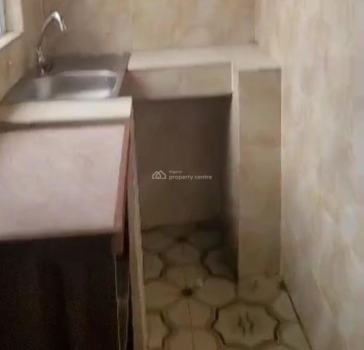 Luxury 2 Masters Bedrooms, Oni Street, Off Ihama Road, Off Airport Road Gra, Benin, Oredo, Edo, House for Rent