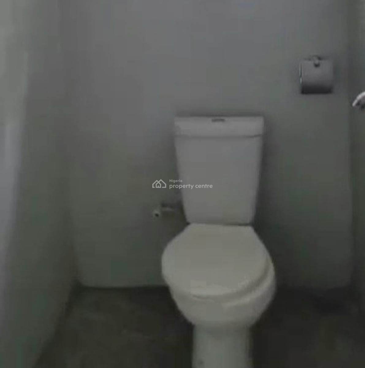 Standard 3 Bedroom Apartment with 21hrs Light, Giwa Amu, Off Airport Road, Gra, Benin, Oredo, Edo, House for Rent