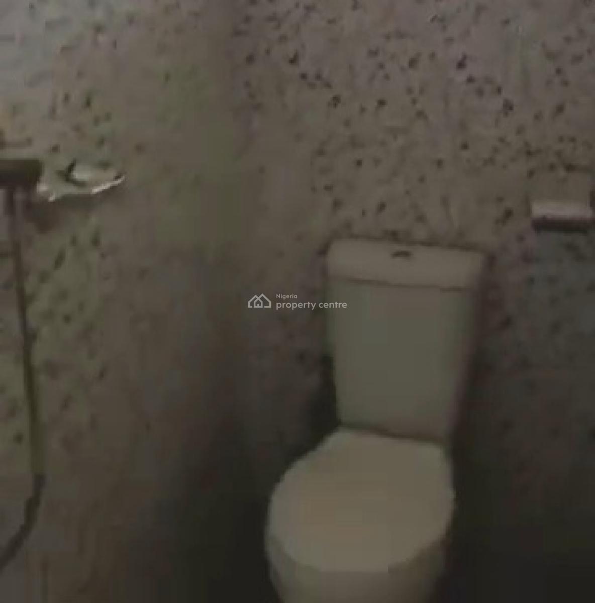 Standard 3 Bedroom Apartment with 21hrs Light, Giwa Amu, Off Airport Road, Gra, Benin, Oredo, Edo, House for Rent