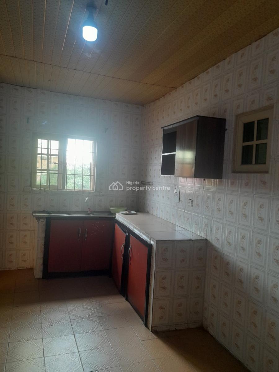 Spacious 3 Masters Bedroom Apartment Upstairs with 21hrs Light, 2nd Ugbor Road, Off Adesuwa Road, Gra, Benin, Oredo, Edo, House for Rent