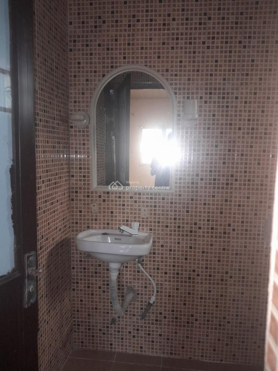 Spacious 3 Masters Bedroom Apartment Upstairs with 21hrs Light, 2nd Ugbor Road, Off Adesuwa Road, Gra, Benin, Oredo, Edo, House for Rent