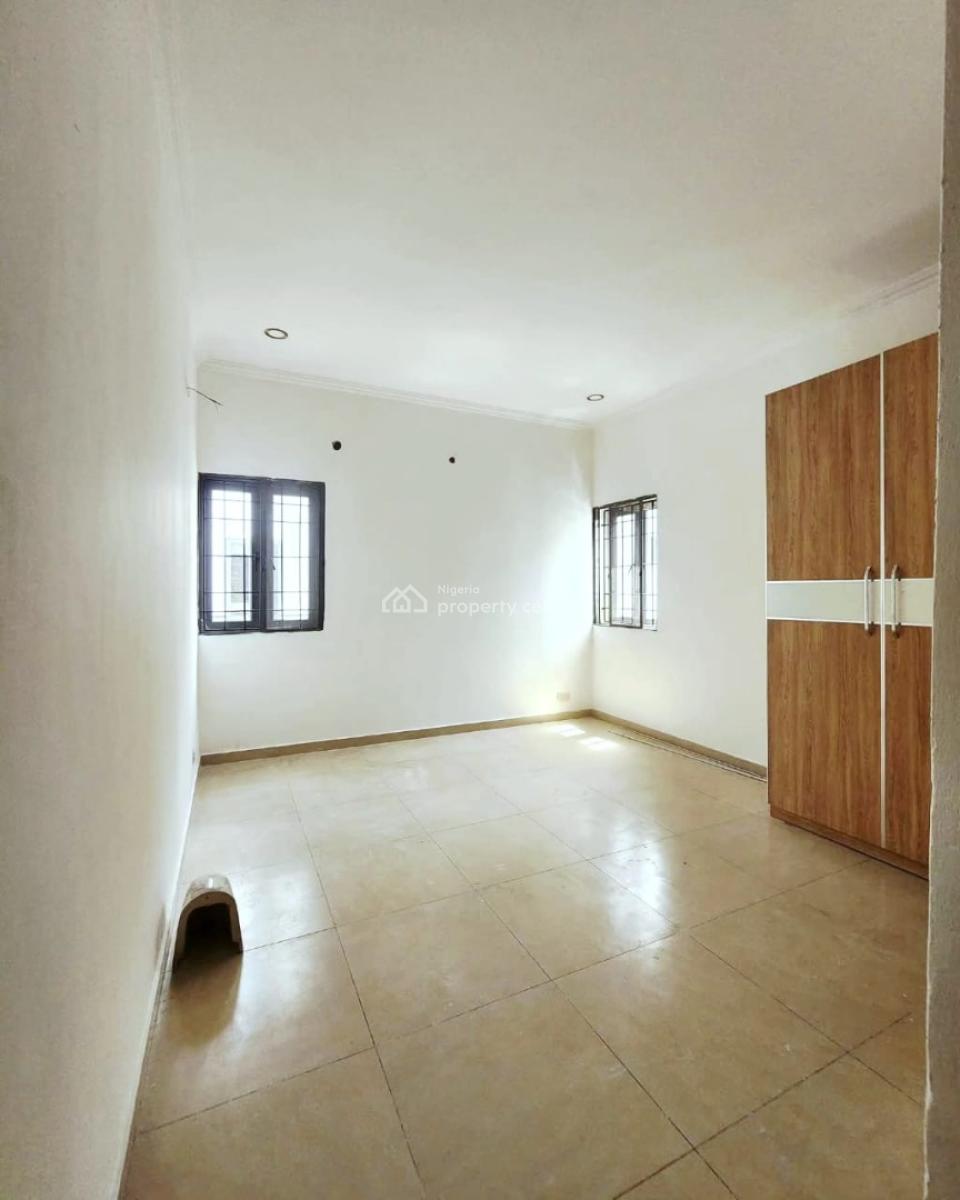 Spacious 4-bedroom  Administrative Office Space, Lekki Phase 1, Lekki, Lagos, Office Space for Rent