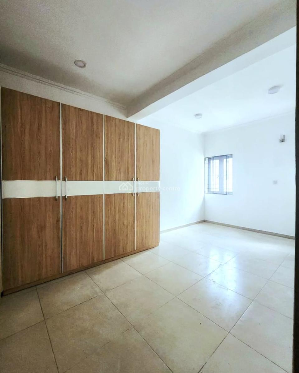 Spacious 4-bedroom  Administrative Office Space, Lekki Phase 1, Lekki, Lagos, Office Space for Rent
