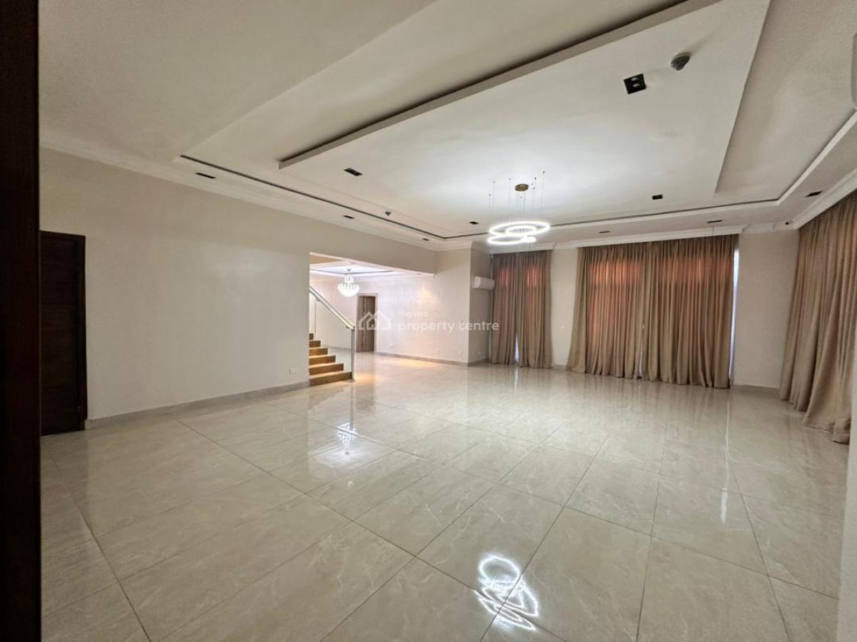 4 Bedroom Penthouse with a Bq, Periwinkle Estate, Lekki, Lagos, Flat / Apartment for Rent