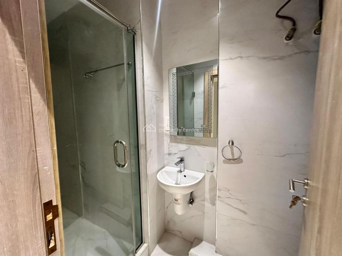 4 Bedroom Penthouse with a Bq, Periwinkle Estate, Lekki, Lagos, Flat / Apartment for Rent