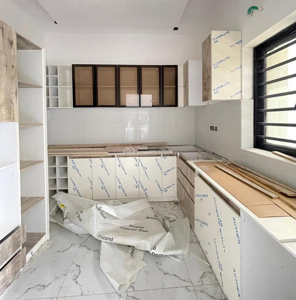 Modern 2 Bedroom Apartment, Lekki Phase 1, Lekki, Lagos, Flat / Apartment for Sale