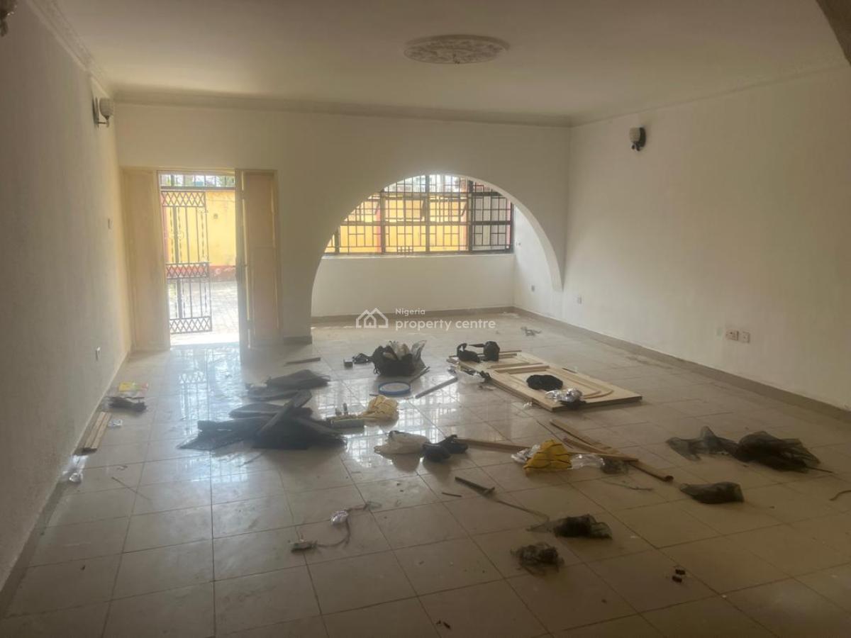 Spacious 3 Bedroom Apartment with Bq, Lekki Phase 1, Lekki, Lagos, Flat / Apartment for Rent