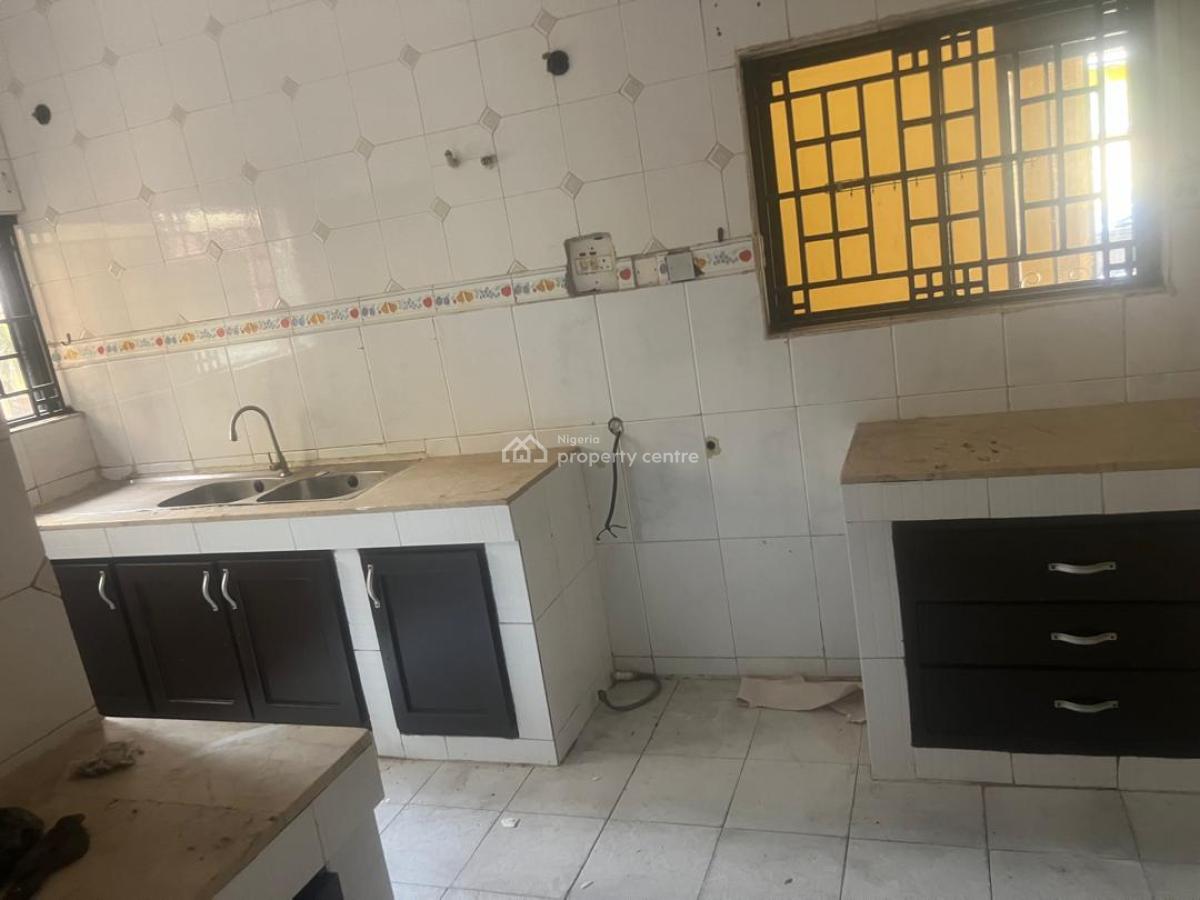 Spacious 3 Bedroom Apartment with Bq, Lekki Phase 1, Lekki, Lagos, Flat / Apartment for Rent