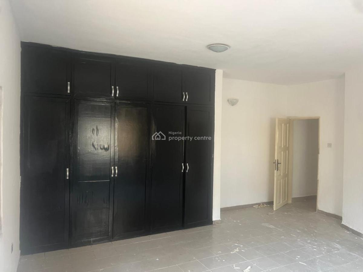 Spacious 3 Bedroom Apartment with Bq, Lekki Phase 1, Lekki, Lagos, Flat / Apartment for Rent