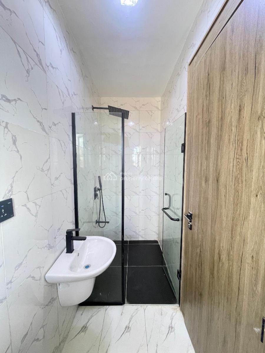 Luxury 2 Bedroom Apartment, Lekki Phase 1, Lekki, Lagos, Flat / Apartment for Sale