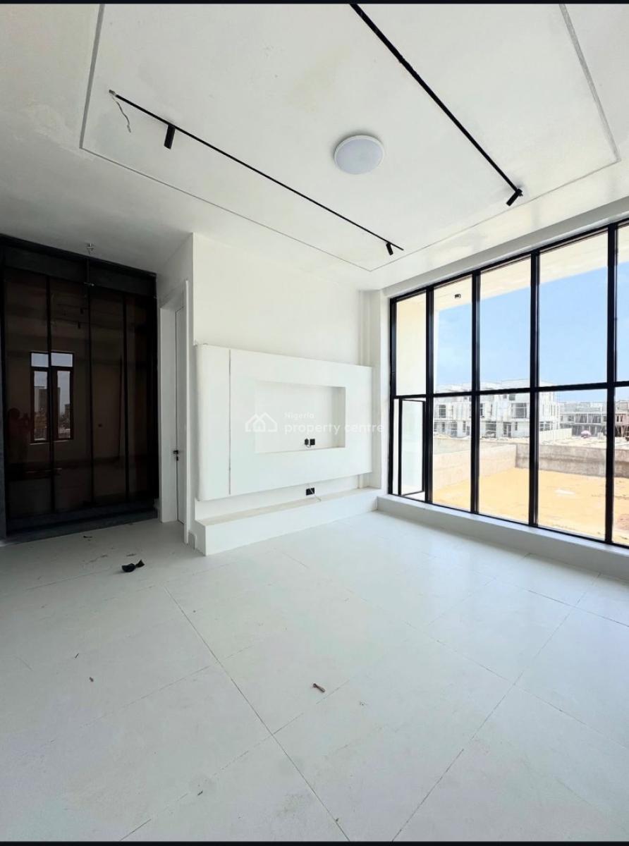 5 Bedroom Massive House with a Bq, Lekki Phase 1, Lekki, Lagos, Detached Duplex for Sale