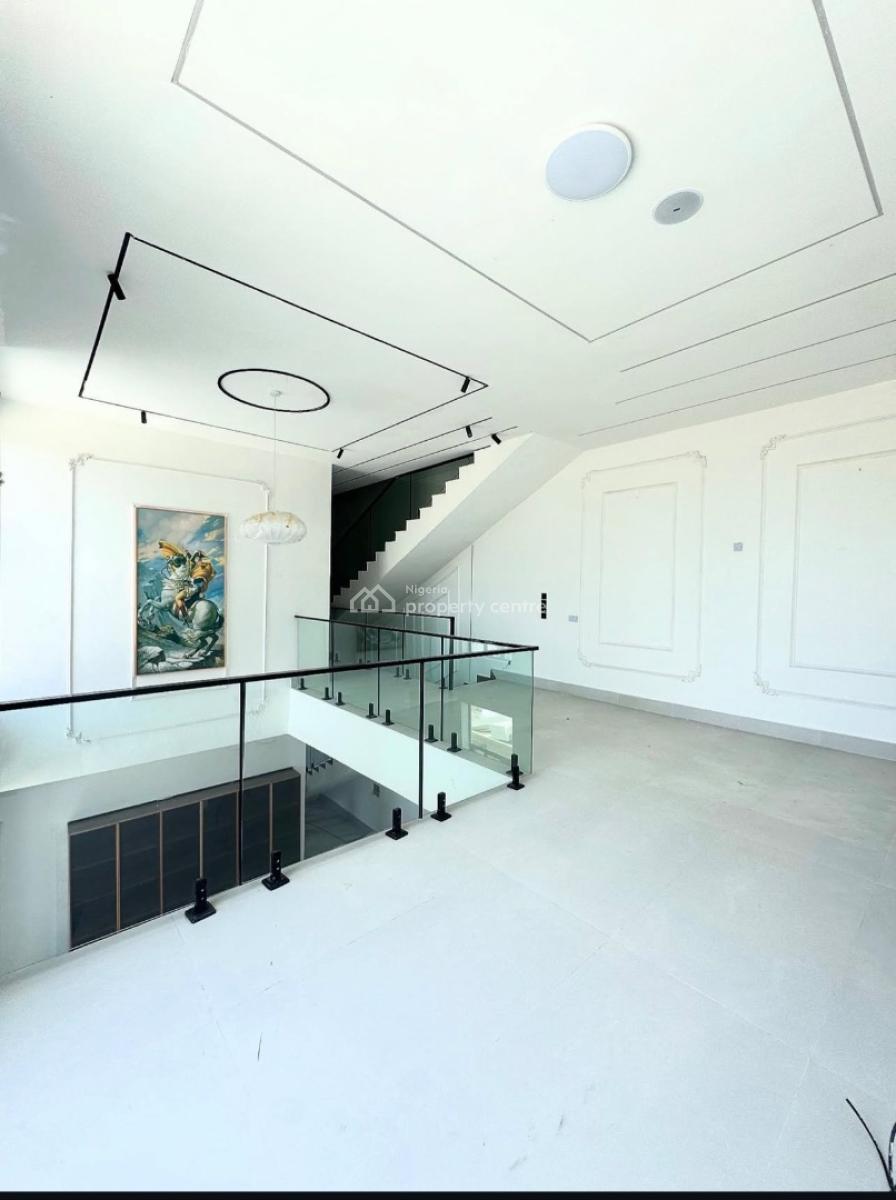 5 Bedroom Massive House with a Bq, Lekki Phase 1, Lekki, Lagos, Detached Duplex for Sale