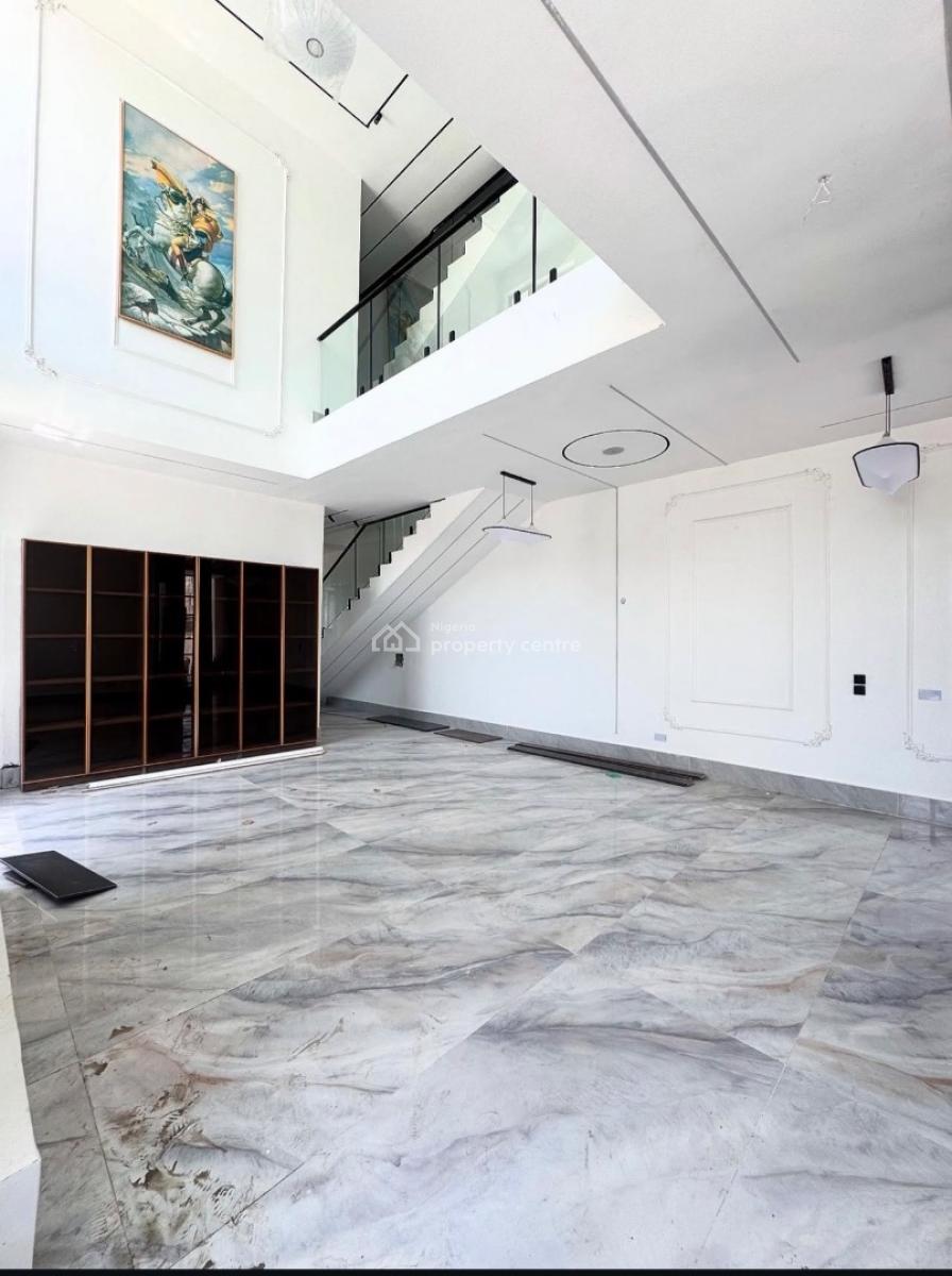 5 Bedroom Massive House with a Bq, Lekki Phase 1, Lekki, Lagos, Detached Duplex for Sale