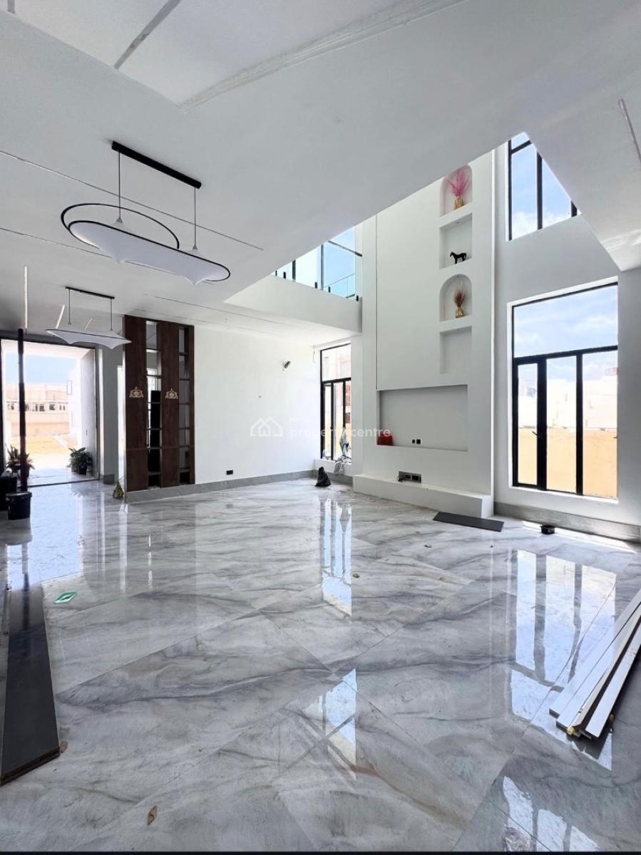 5 Bedroom Massive House with a Bq, Lekki Phase 1, Lekki, Lagos, Detached Duplex for Sale