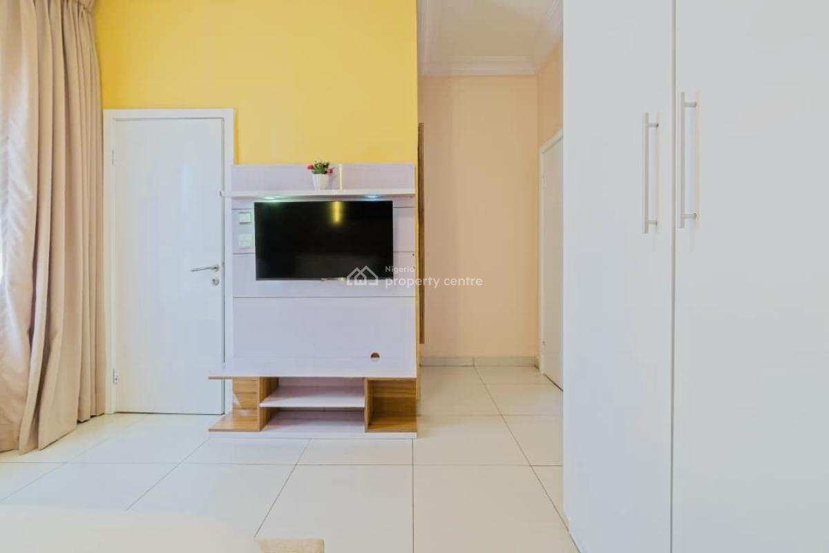 Furnished 2 Bedrooms Apartment Available, Lekki Phase 1, Lekki, Lagos, Flat / Apartment for Rent