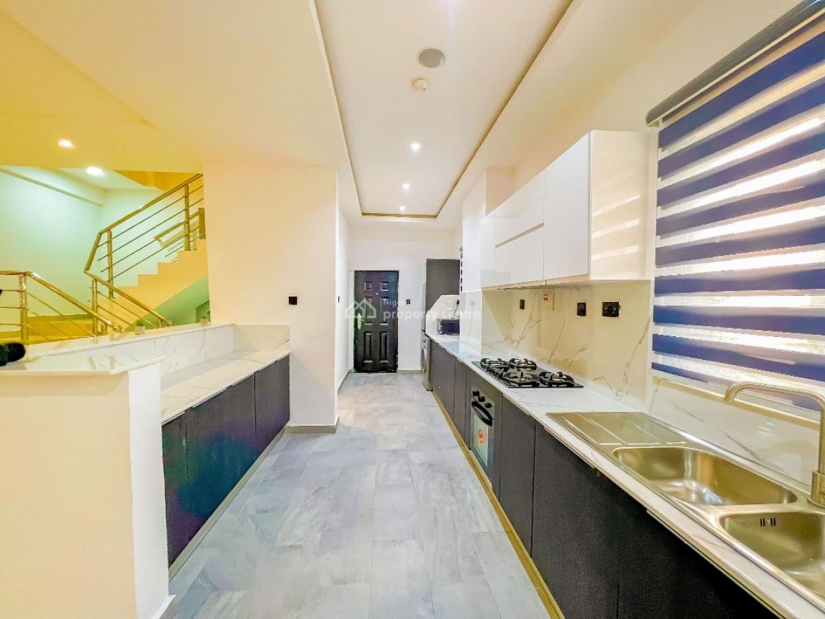 Luxury Terraces with Maids Room in a Smart Estate (30 Units), Alverton Estate 2 / Lekki-epe Expressway, Lekki, Lagos, Block of Flats for Sale