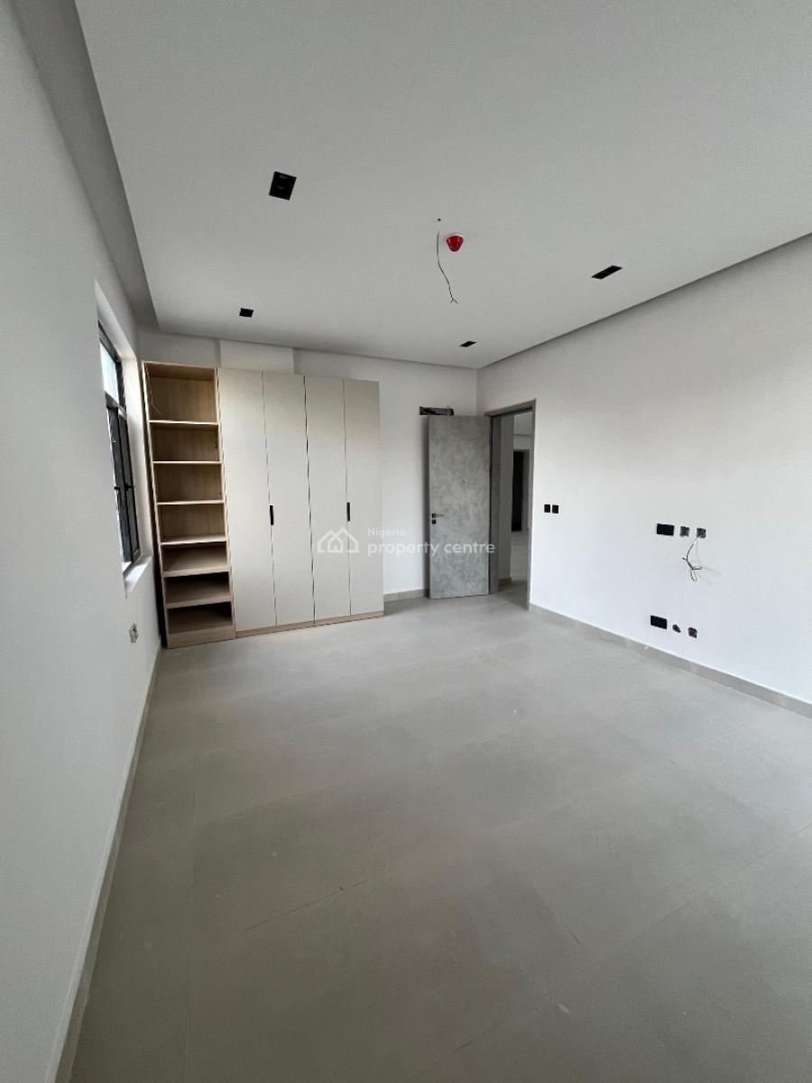 Luxury 2 Bedroom Apartment with Rooftop Swimming Pool, Lekki Phase 1, Lekki, Lagos, Flat / Apartment for Sale