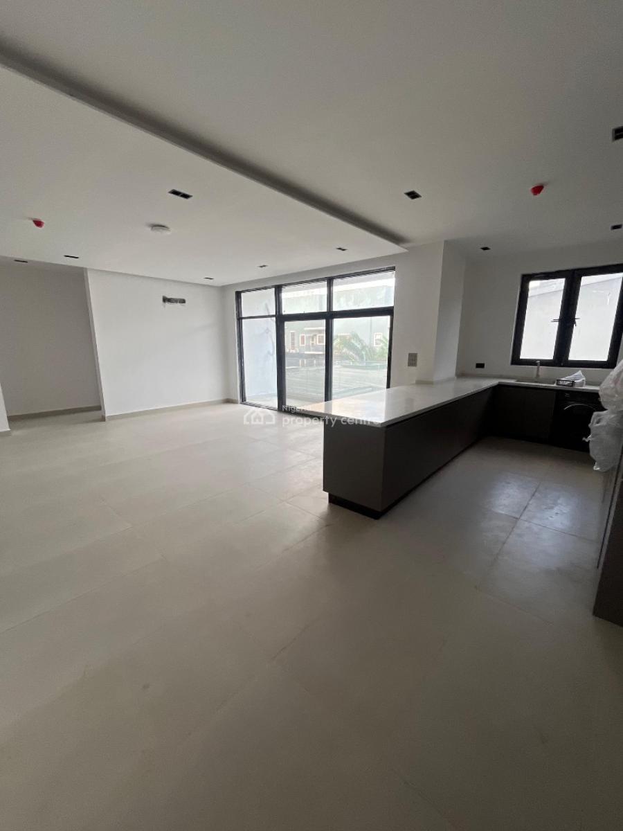 Luxury 2 Bedroom Apartment with Rooftop Swimming Pool, Lekki Phase 1, Lekki, Lagos, Flat / Apartment for Sale