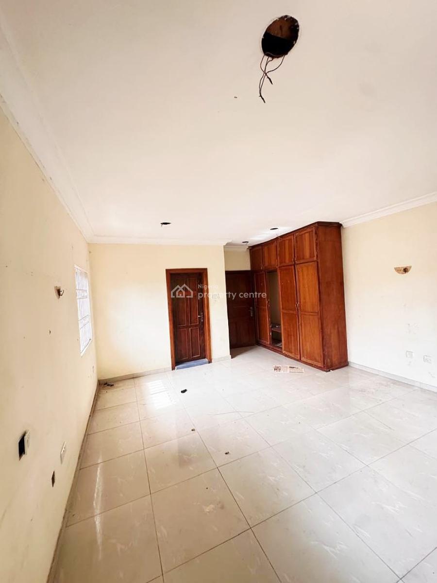 Commercial 5 Bedroom with 2 Rooms Bq, Lekki Phase 1, Lekki, Lagos, Office Space for Rent