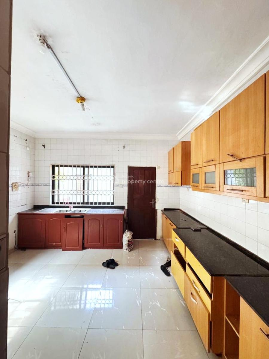 Commercial 5 Bedroom with 2 Rooms Bq, Lekki Phase 1, Lekki, Lagos, Office Space for Rent