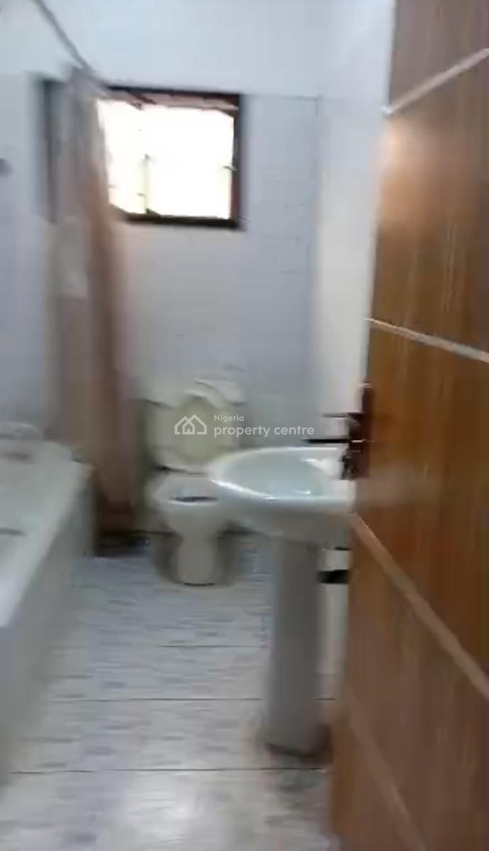 Well Maintained 3 Bedroom Flat, Omole Phase 2, Ikeja, Lagos, Flat / Apartment for Rent