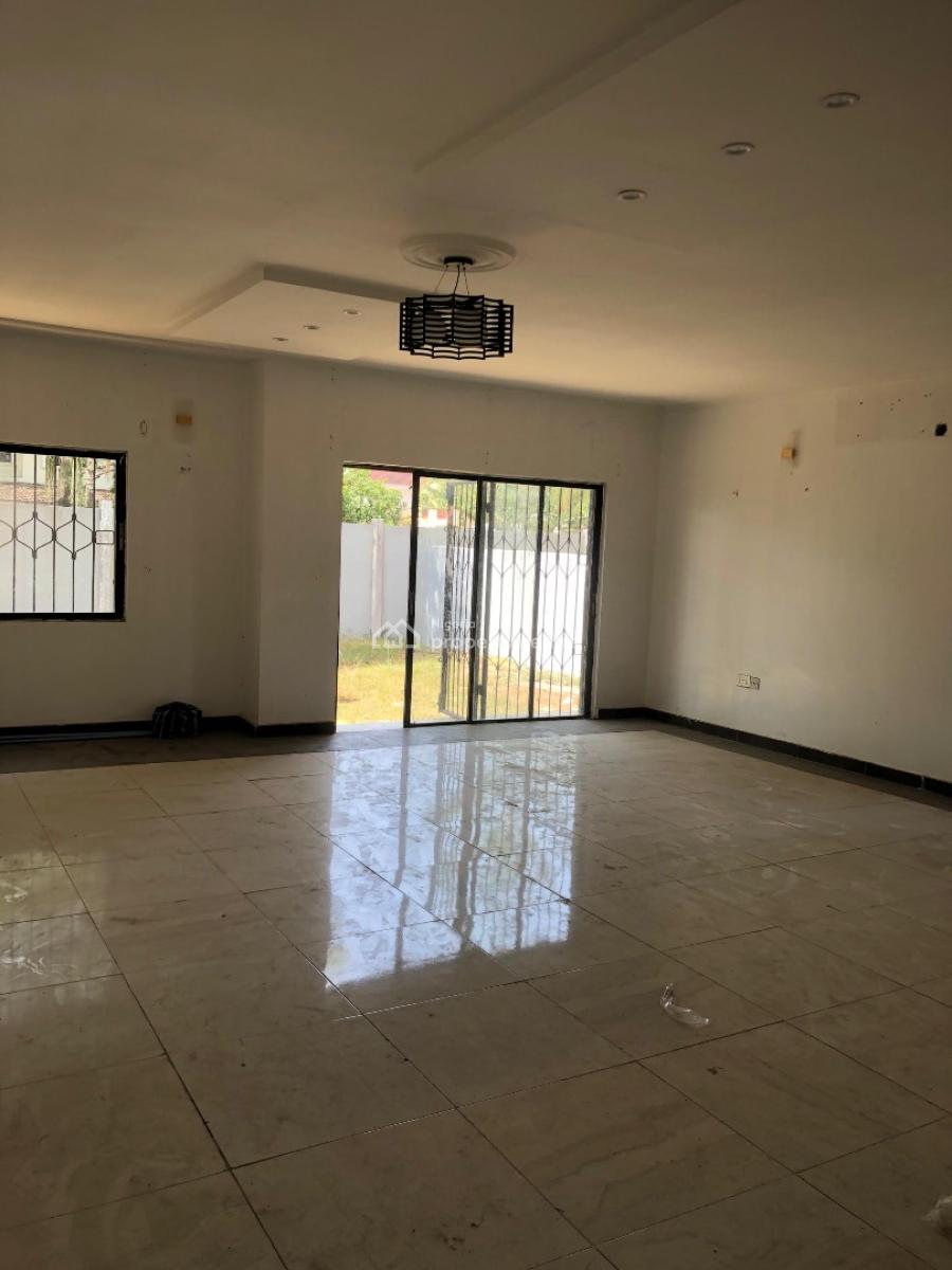 Well-maintained 3 Bedroom Bungalow + 2-room Bq, Vgc, Lekki, Lagos, Detached Bungalow for Rent