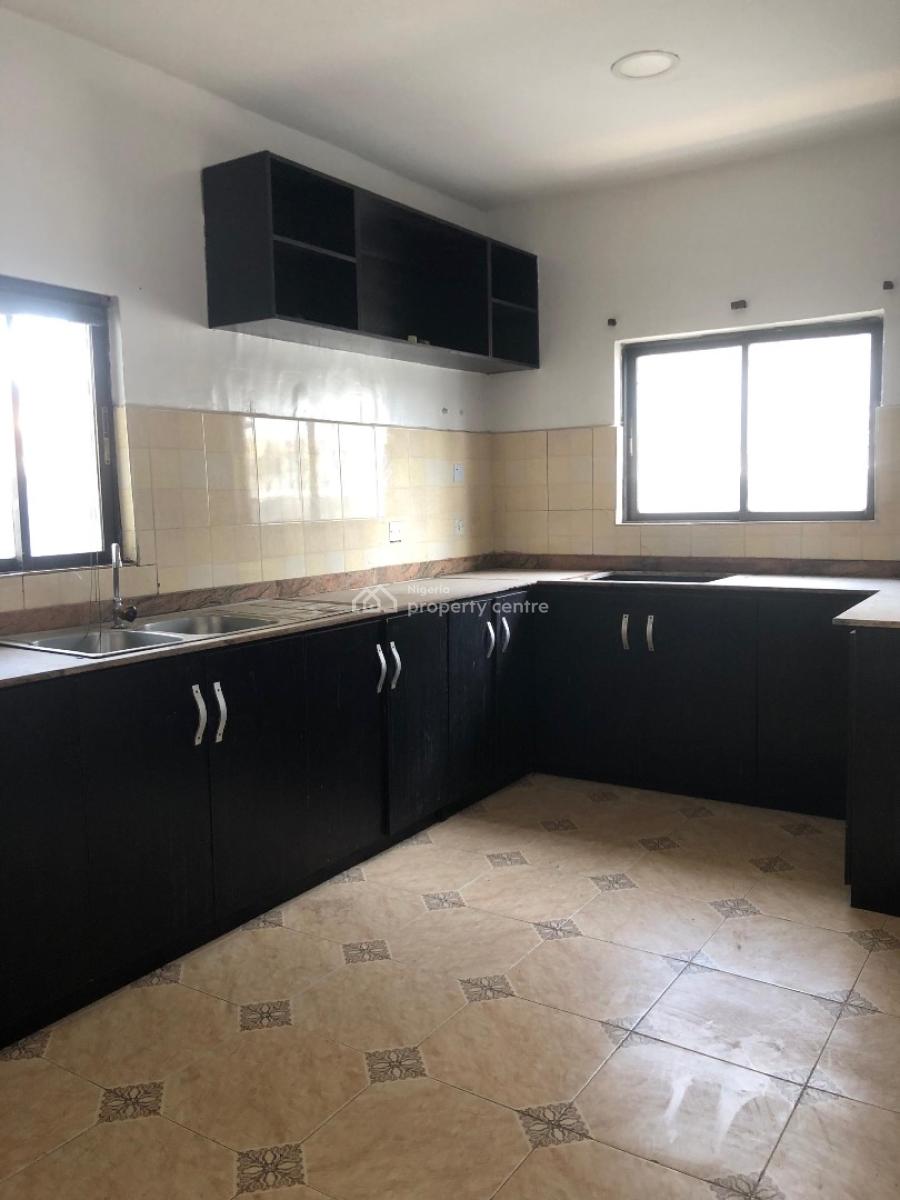 Well-maintained 3 Bedroom Bungalow + 2-room Bq, Vgc, Lekki, Lagos, Detached Bungalow for Rent