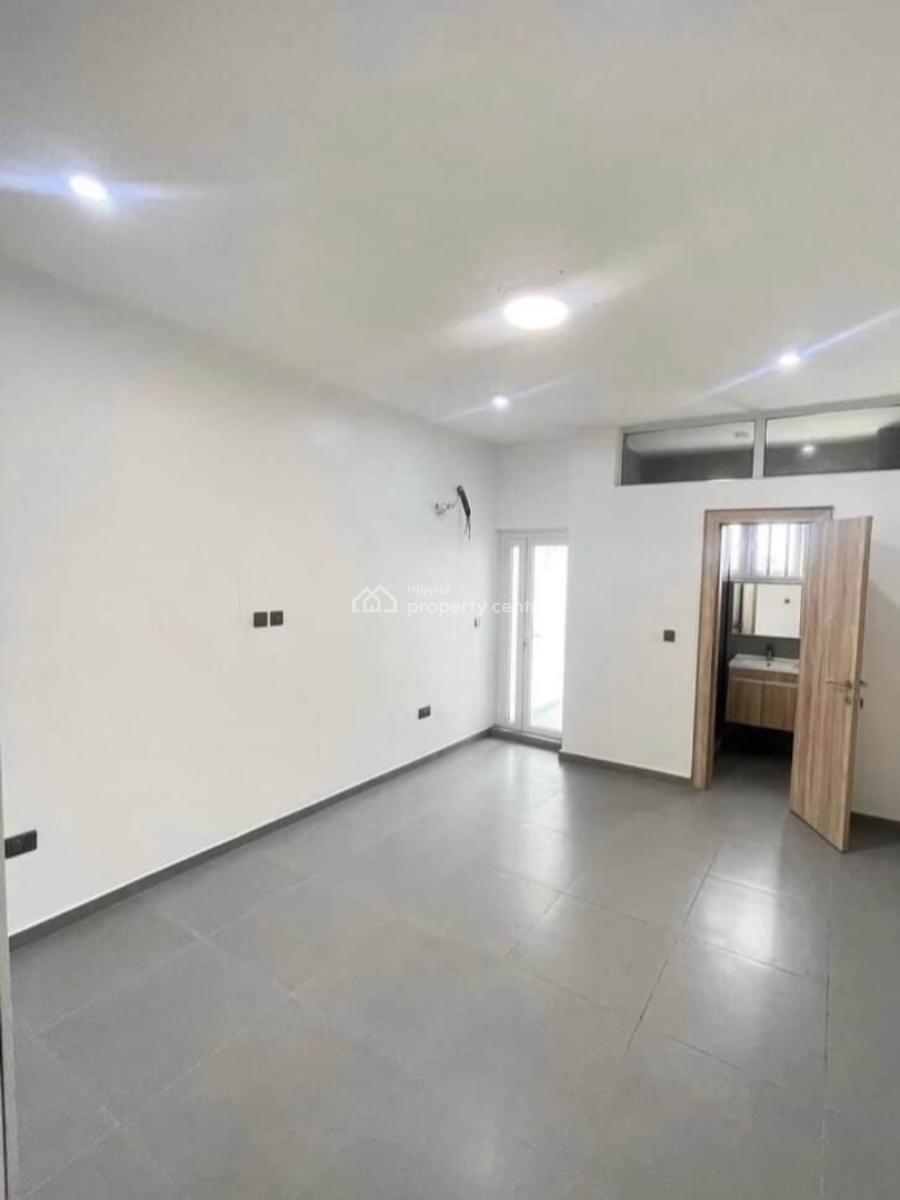 Lovely 2 Bedroom Apartment with Bq, Ologolo, Lekki, Lagos, Block of Flats for Sale
