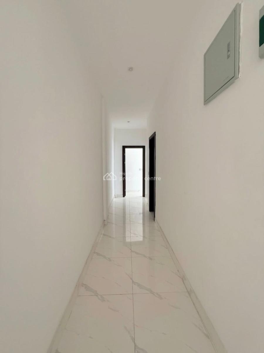 Luxury 3 Bedroom Apartment with Swimming Pool and Bq, Lekki Phase 1, Lekki, Lagos, Block of Flats for Sale