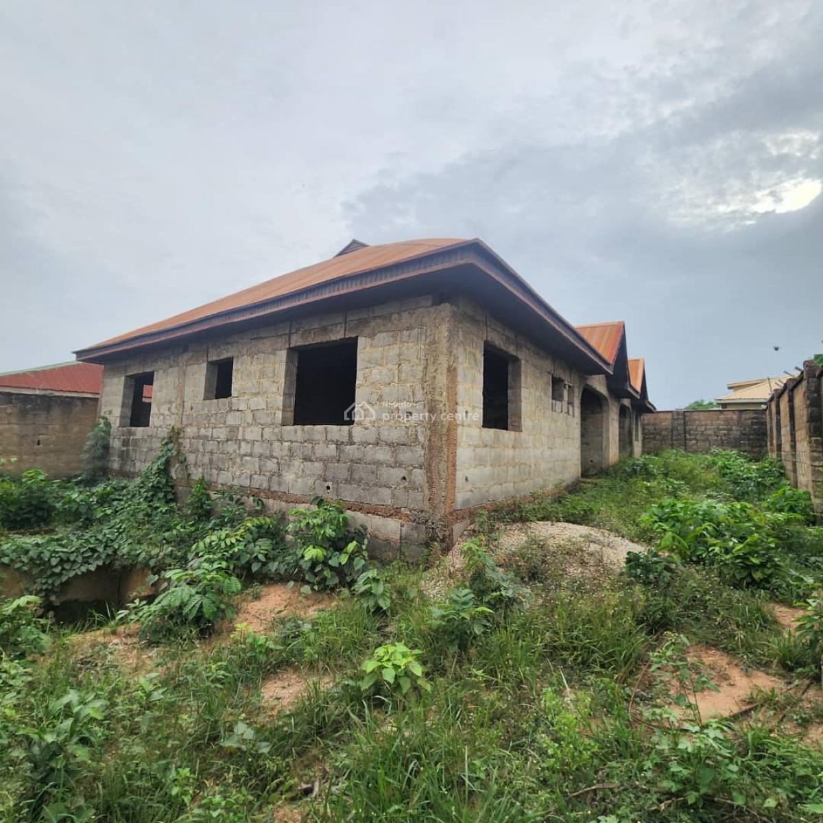 3 Bedroom and 2 Bedroom Flat, Oloogbo, Ologuneru, Ibadan, Oyo, Detached Bungalow for Sale