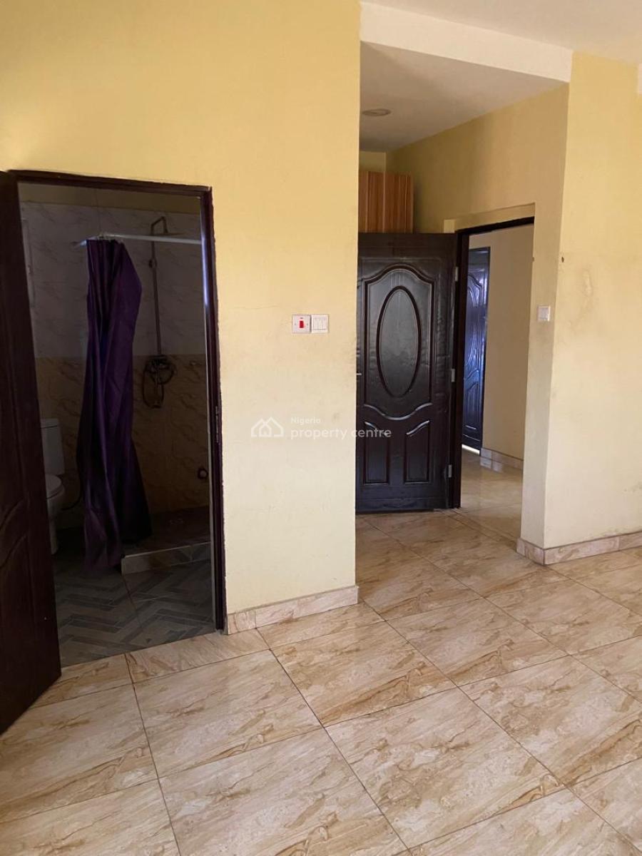 Decent 3 Bedroom Flat Upstairs, Ogudu Gra Phase 2, Gra, Ogudu, Lagos, Flat / Apartment for Rent