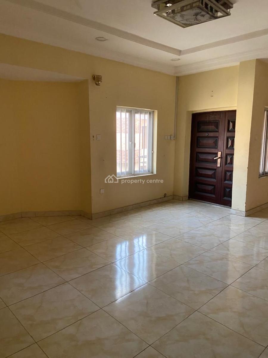 Decent 3 Bedroom Flat Upstairs, Ogudu Gra Phase 2, Gra, Ogudu, Lagos, Flat / Apartment for Rent