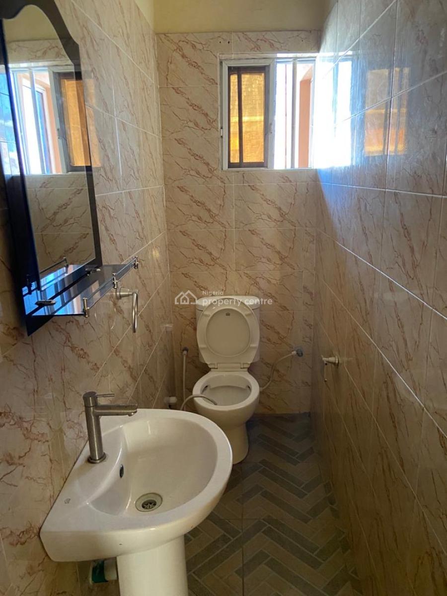 Decent 3 Bedroom Flat Upstairs, Ogudu Gra Phase 2, Gra, Ogudu, Lagos, Flat / Apartment for Rent