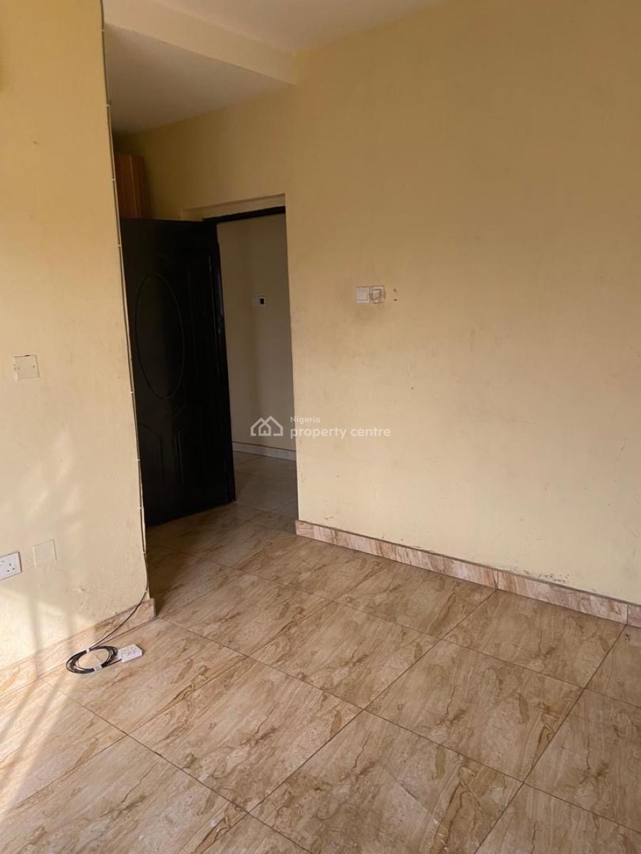 Decent 3 Bedroom Flat Upstairs, Ogudu Gra Phase 2, Gra, Ogudu, Lagos, Flat / Apartment for Rent