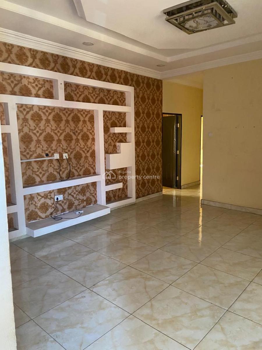 Decent 3 Bedroom Flat Upstairs, Ogudu Gra Phase 2, Gra, Ogudu, Lagos, Flat / Apartment for Rent