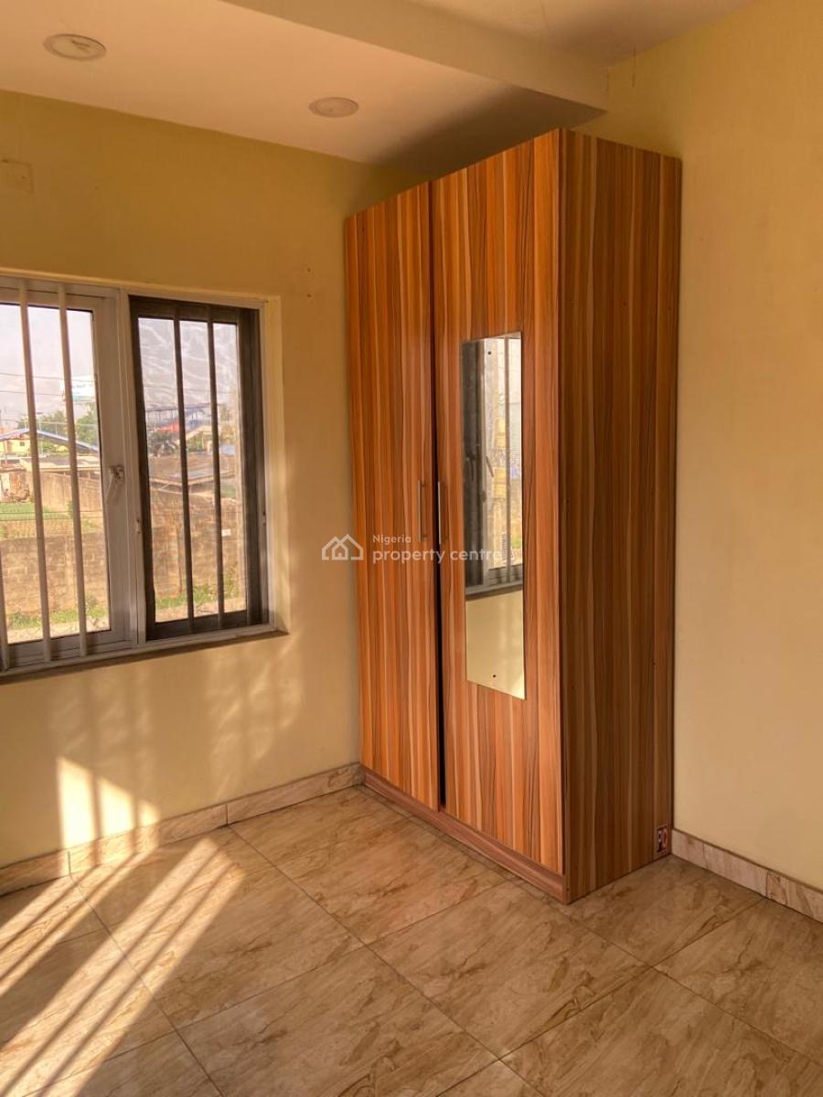 Decent 3 Bedroom Flat Upstairs, Ogudu Gra Phase 2, Gra, Ogudu, Lagos, Flat / Apartment for Rent