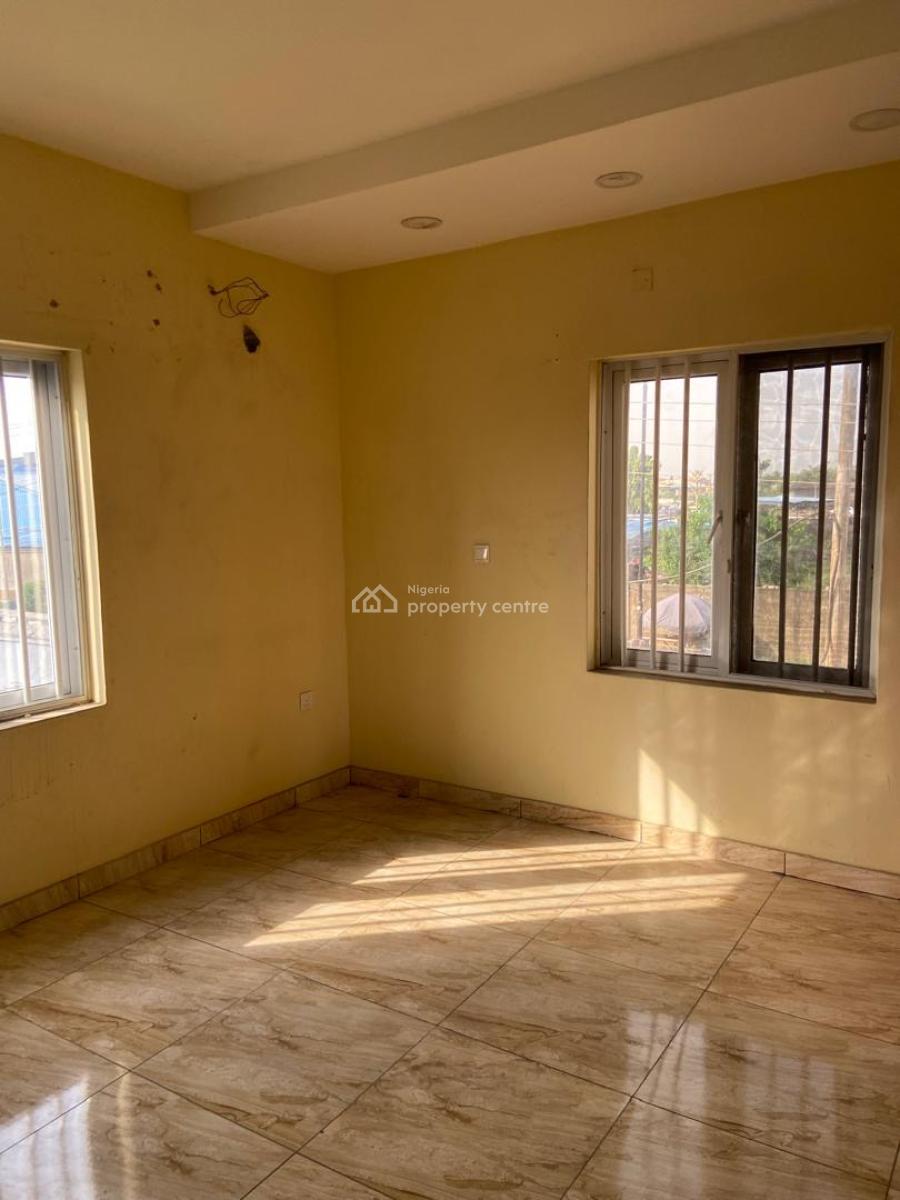Decent 3 Bedroom Flat Upstairs, Ogudu Gra Phase 2, Gra, Ogudu, Lagos, Flat / Apartment for Rent
