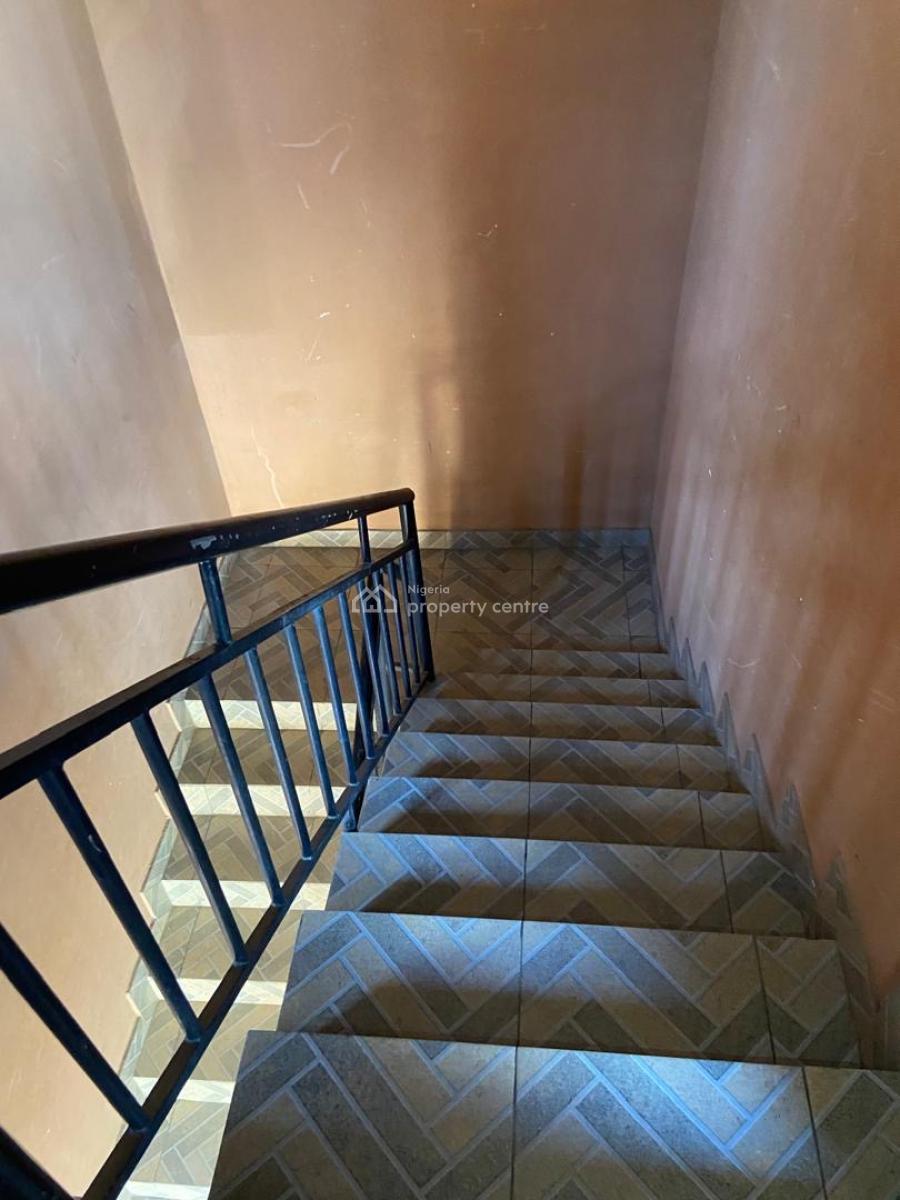 Decent 3 Bedroom Flat Upstairs, Ogudu Gra Phase 2, Gra, Ogudu, Lagos, Flat / Apartment for Rent