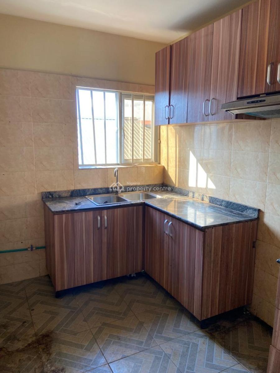 Decent 3 Bedroom Flat Upstairs, Ogudu Gra Phase 2, Gra, Ogudu, Lagos, Flat / Apartment for Rent