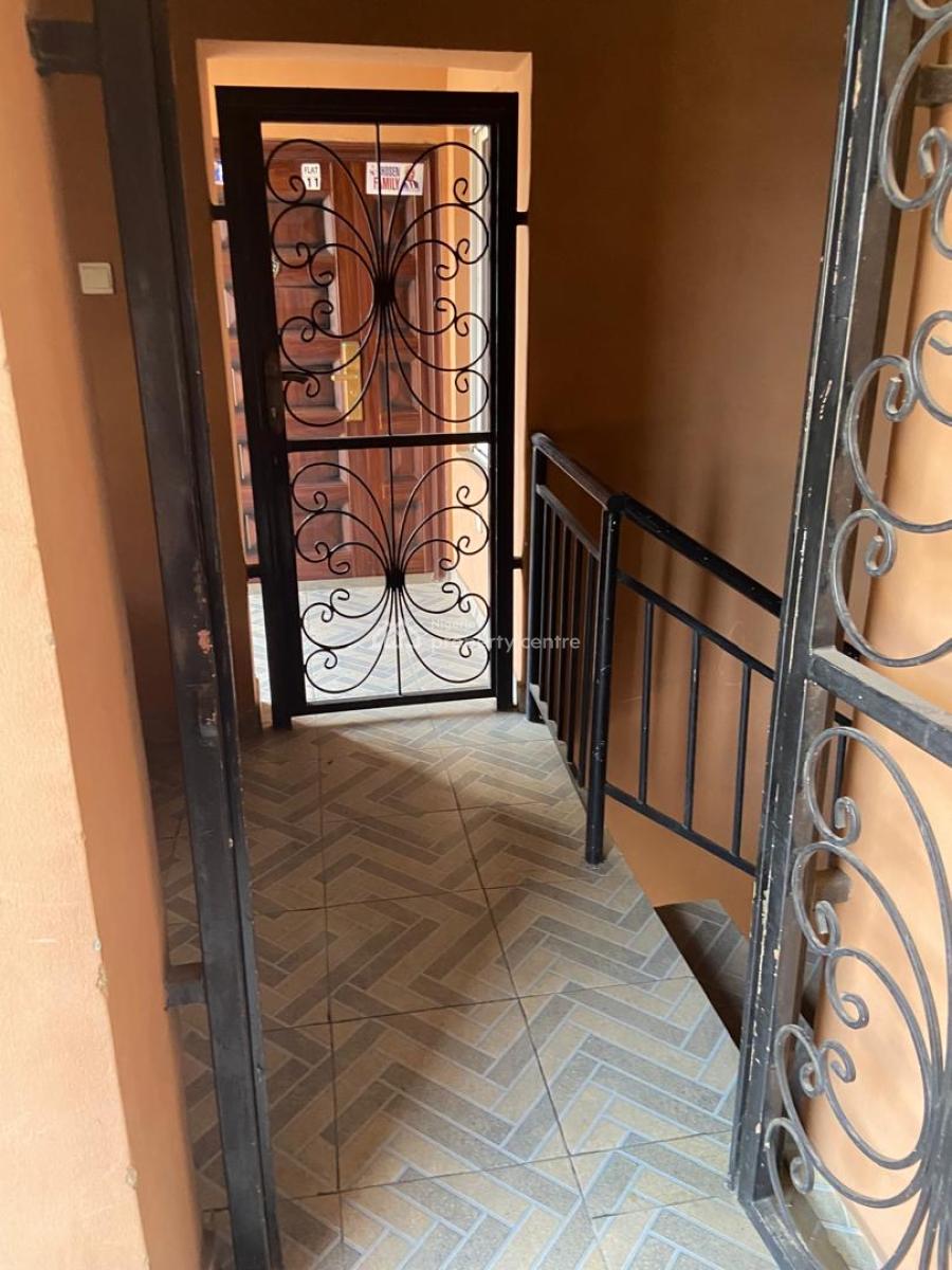 Decent 3 Bedroom Flat Upstairs, Ogudu Gra Phase 2, Gra, Ogudu, Lagos, Flat / Apartment for Rent