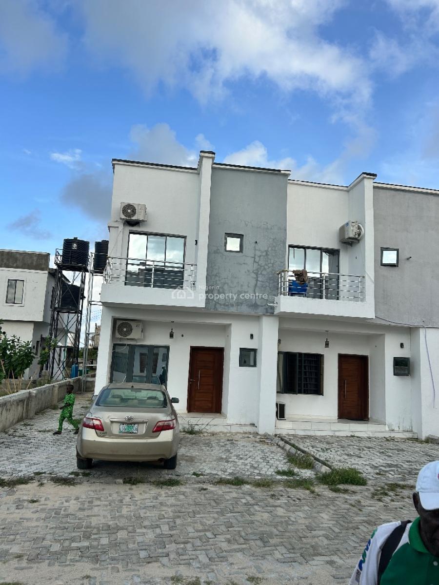 Newly Built 2 Bedroom Terrace, Mopo Akinlade Road, Opposite Barracuda Beach., Okun-ajah, Ajah, Lagos, Terraced Duplex for Rent