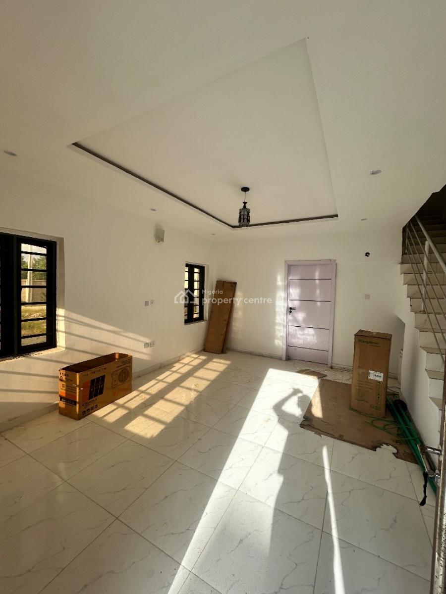 Newly Built 2 Bedroom Terrace, Mopo Akinlade Road, Opposite Barracuda Beach., Okun-ajah, Ajah, Lagos, Terraced Duplex for Rent