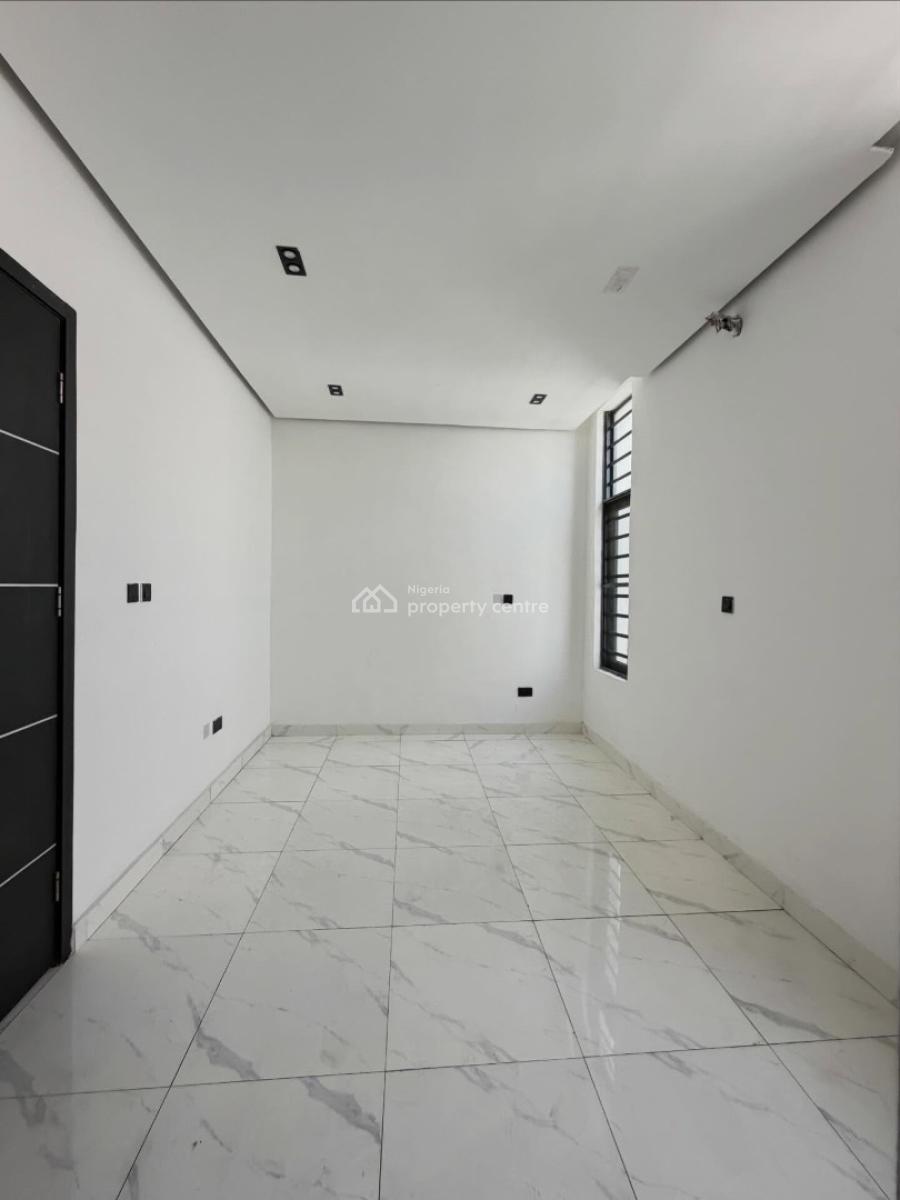 Fully Serviced 2 Bedroom Apartment with Bq, Ologolo, Lekki, Lagos, Block of Flats for Sale