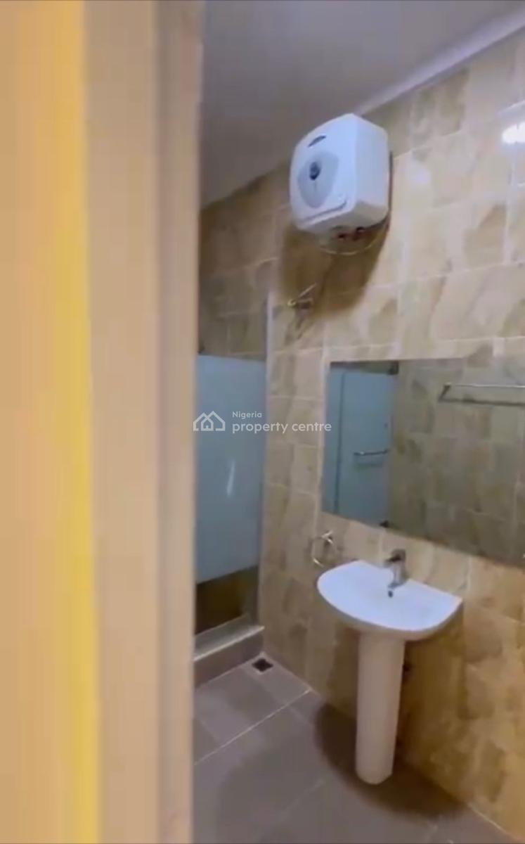 Luxury Furnished 3bedroom En-suite Flat with Bq, Wuye Main, Wuye, Abuja, Block of Flats for Sale