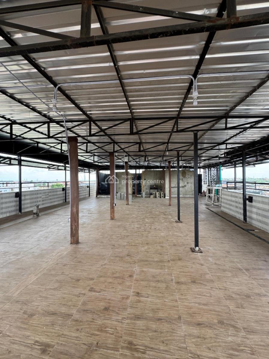 Luxuriously Built 3 Bedroom Apartment in Yaba, Yaba, Yaba, Lagos, Block of Flats for Sale