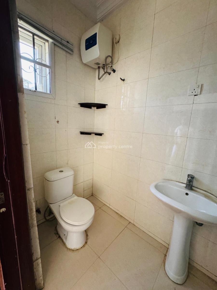 2 Units of Spacious Room (upstairs) in a Shared Apartment, Bera Estate, Chevron, Lekki, Lagos, Flat / Apartment for Rent