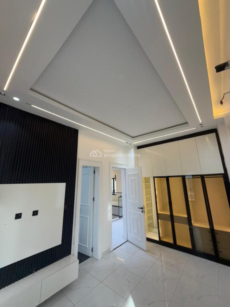 Exquisite 5-bedroom Fully Detached Smart Home with Pool & Gazebo, Guzape District, Abuja, Detached Duplex for Sale