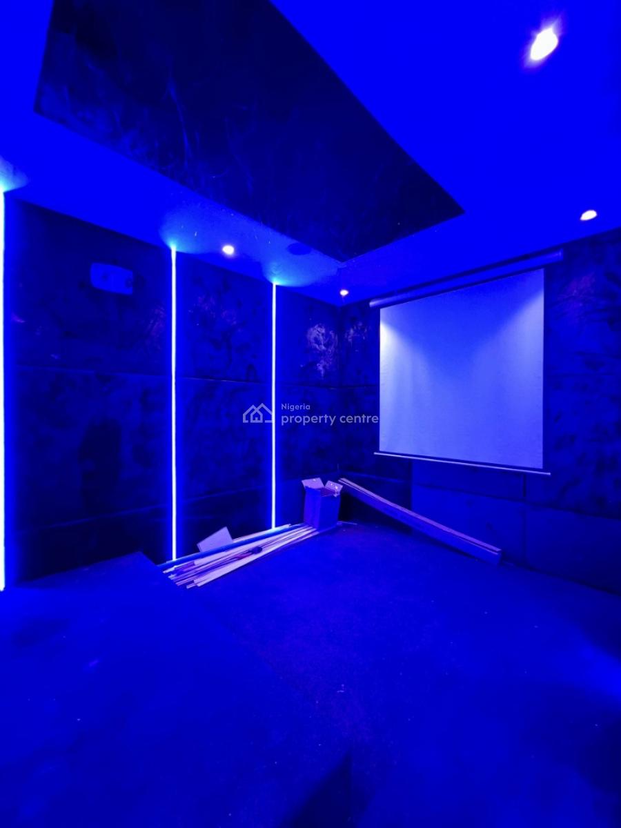 5 Luxurious Bedrooms with Pool, County, Lekki, Lagos, Detached Duplex for Sale