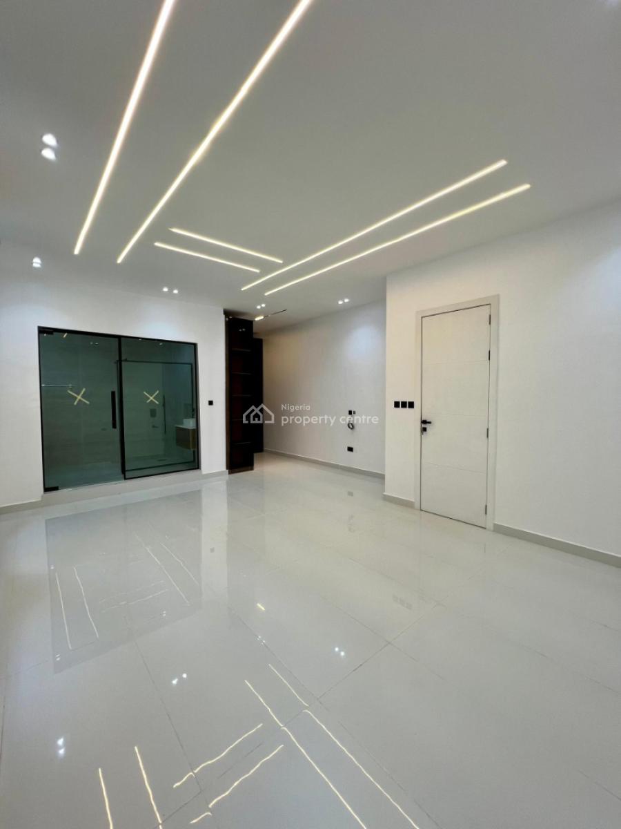 5 Luxurious Bedrooms with Pool, County, Lekki, Lagos, Detached Duplex for Sale