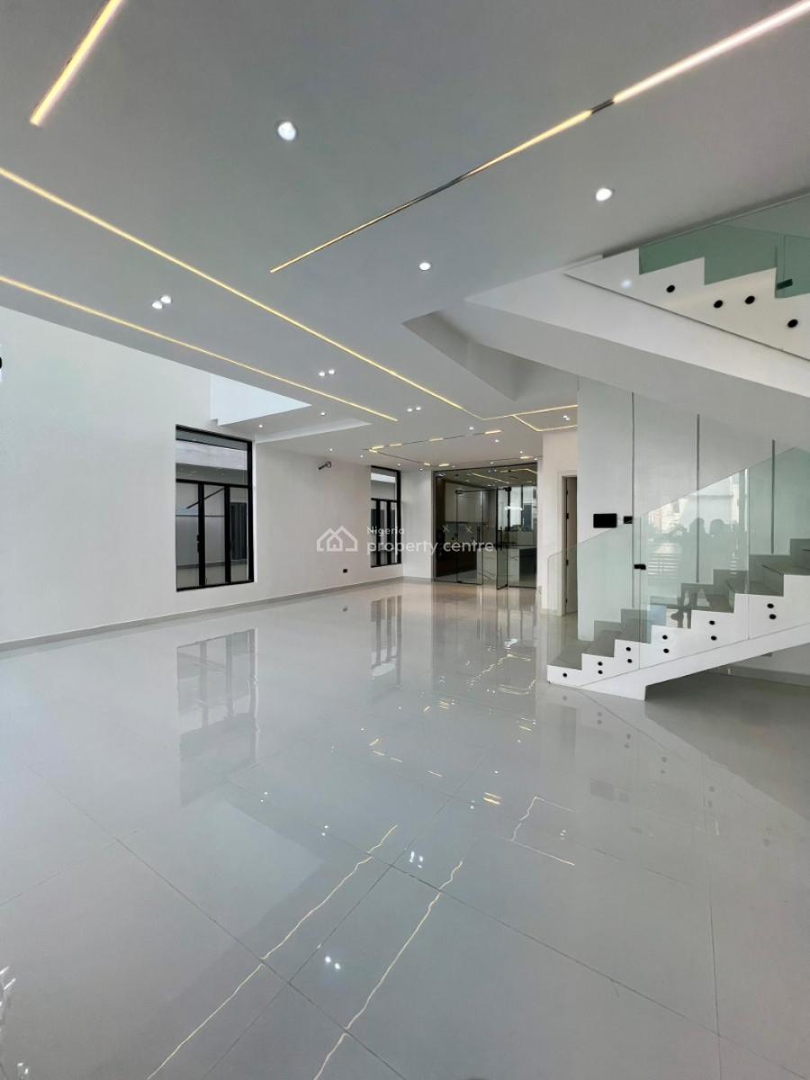 5 Luxurious Bedrooms with Pool, County, Lekki, Lagos, Detached Duplex for Sale